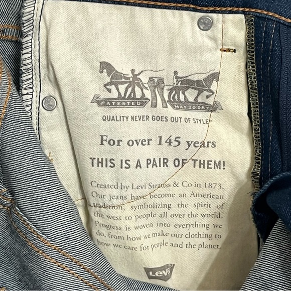 Levi's 514 Jeans Men's W28xL30 Blue Dark Wash Mid Rise Classic Fit Straight Leg - Picture 7 of 14